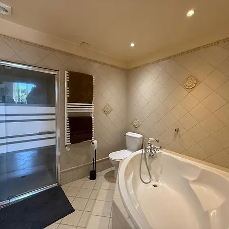 Bed and Breakfast Ch Kingsize Avec Vue Sur Le Perche