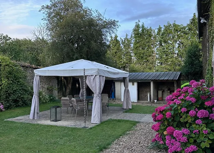 Ch Kingsize Avec Vue Sur Le Perche Bed & Breakfast Tourouvre au Perche