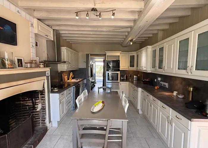 Ch Kingsize Avec Vue Sur Le Perche Bed & Breakfast Tourouvre au Perche